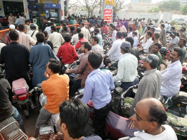 Chaos at Karachi petrol pumps