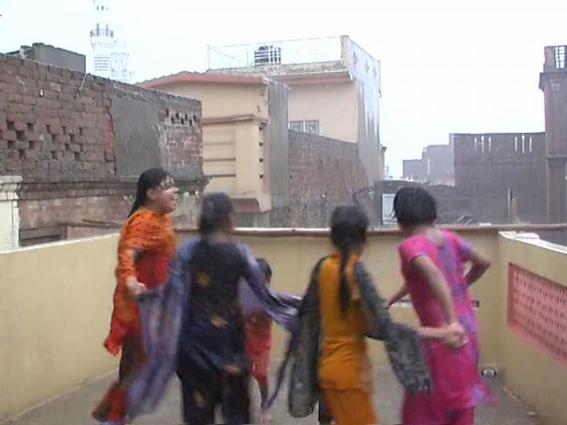 Rain brings smile on faces of heat-plagued citizens: Gujranwala
