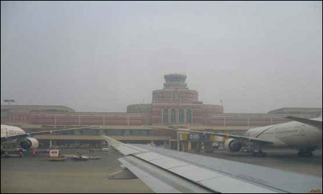 Fog disrupts air, road traffic in Punjab