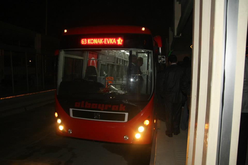 Shahbaz Sharif Drives Metrobus (Picture Gallery) - SIALNEWS
