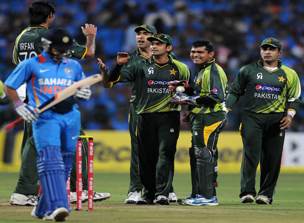 Shoaib, Hafeez Shines Pakistan win 1st T20 Match