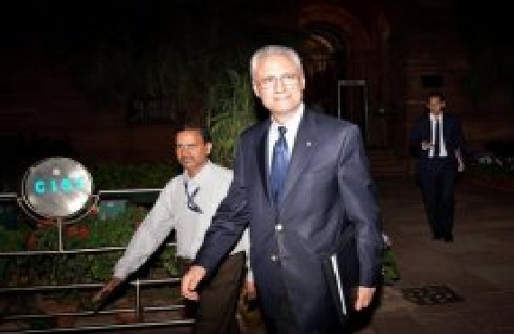 Airports put on alert to stop Italian envoy leaving India