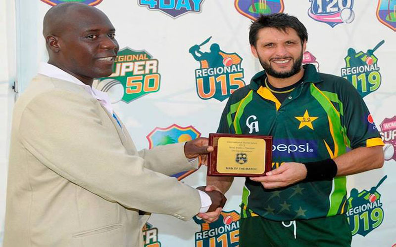 Congratulations to Shahid Afridi for the 400th SIX