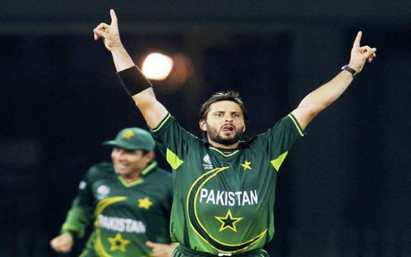Shahid Khan Afridi 3rd Pakistani bowler to take 350 ODI wickets