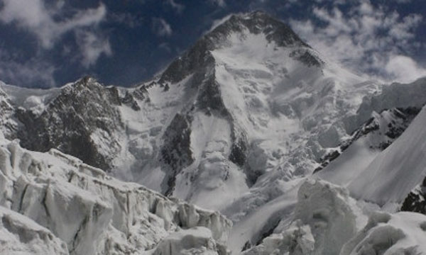 Three Spanish climbers go missing in northern Pakistan