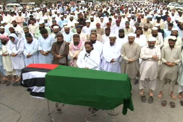Funeral prayer of ASWJ Spokesman Maulana Akbar Farooqi offered