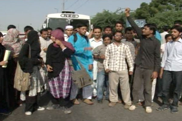 NED University Students Robbed in Karachi