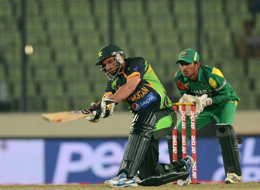 Shahid-Afridi-Clubbed-Seven-Sixes.jpg