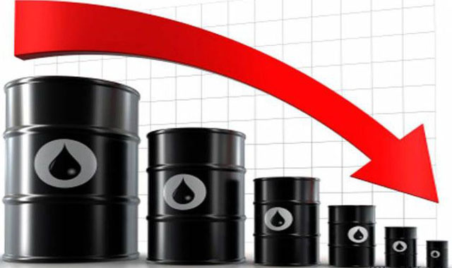 Saudi Arabia price cuts send oil prices to 2-year low