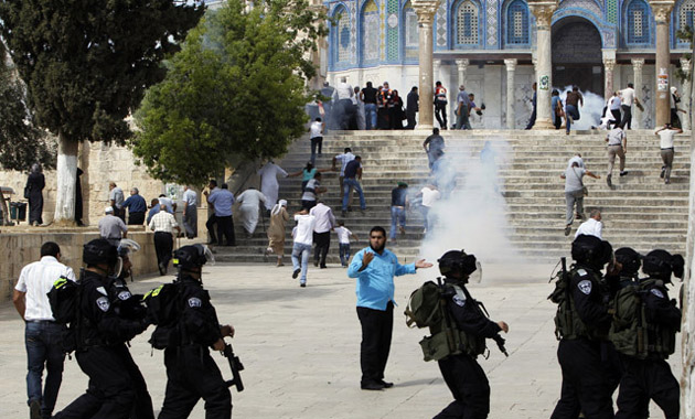 Clashes erupt after Israeli forces enter Al-Aqsa mosque compound