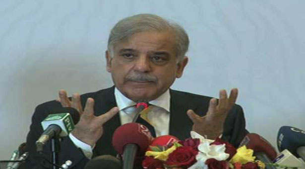 Shahbaz Sharif distributes Apna rozgar Scheme cars