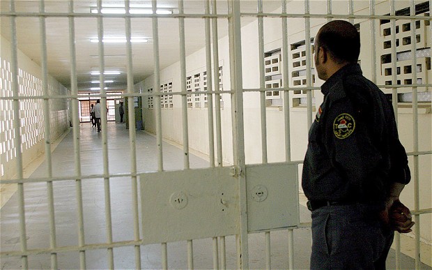 30 prisoners killed, 40 escape in Iraq jail break