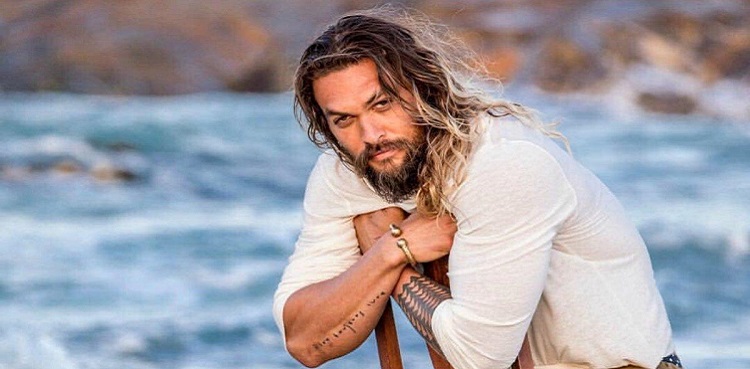 Jason Momoa takes 'Aquaman' fight off-screen