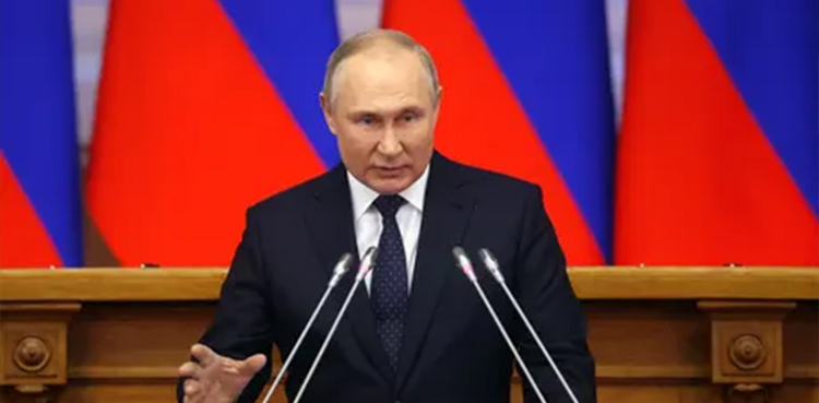 Russia bans more Americans from entry