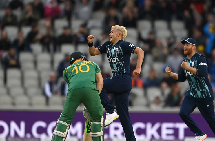 Bowlers star as England crush South Africa in a rain-affected second ODI