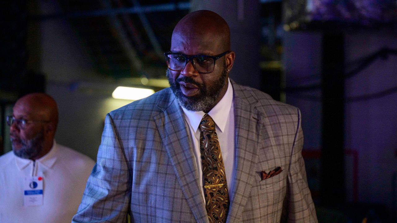 Shaquille O’Neal was taught by his father to respect everyone regardless of their wealth