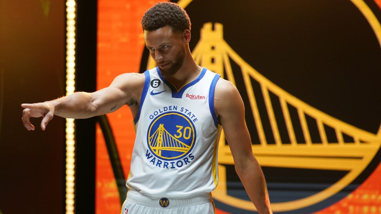 Watch: Stephen Curry Fights a Sumo Wrestler as the Warriors Gear up for Their Japan Game 
