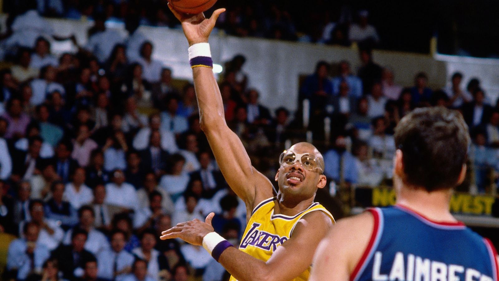 “The Skyhook is out of style, out of the game!”: Kareem Abdul-Jabbar is Upset Nobody Uses his “Unstoppable” Shot Anymore