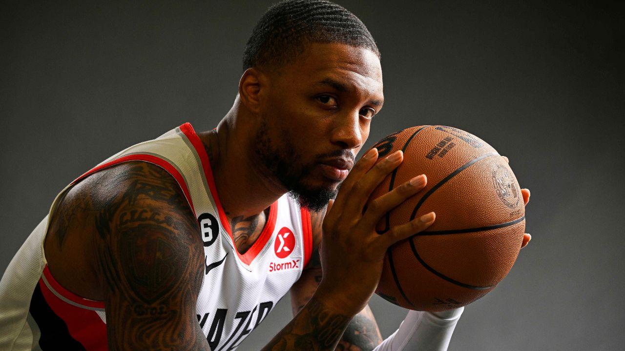 “Damian Lillard is set to GLIDE past Clyde Drexler for all-time franchise scoring record”: Twitter Reacts to Blazer Superstar’s Candid Interview