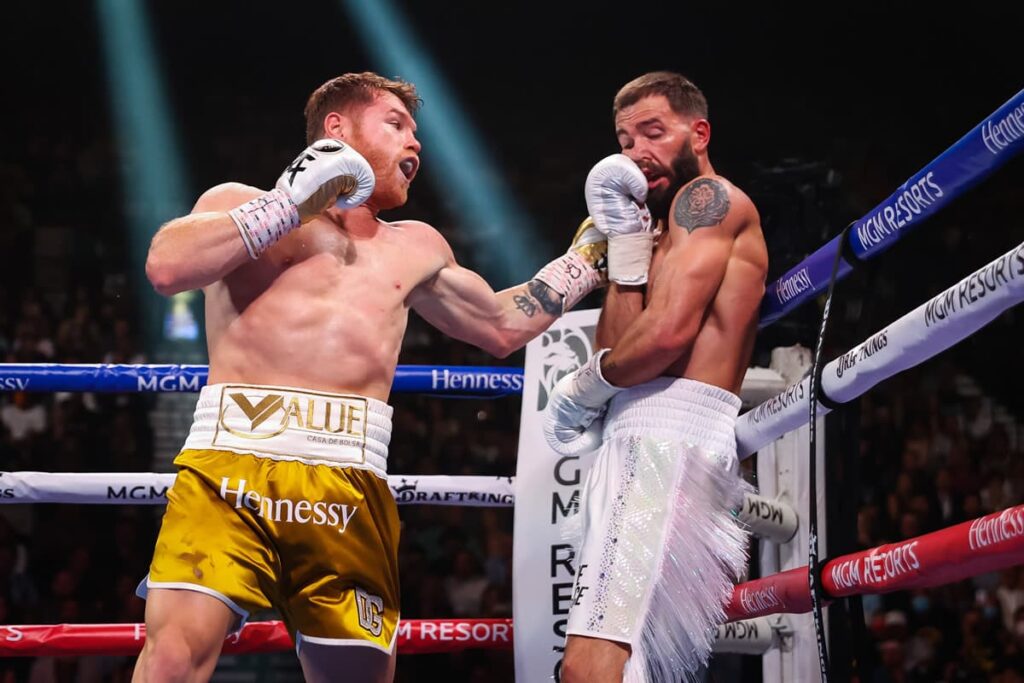 Canelo Alvarez vs Caleb Plant