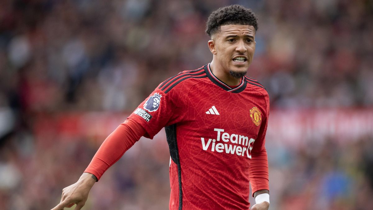 Jadon Sancho Net worth, Age, Salary, Height, wife, And Much More