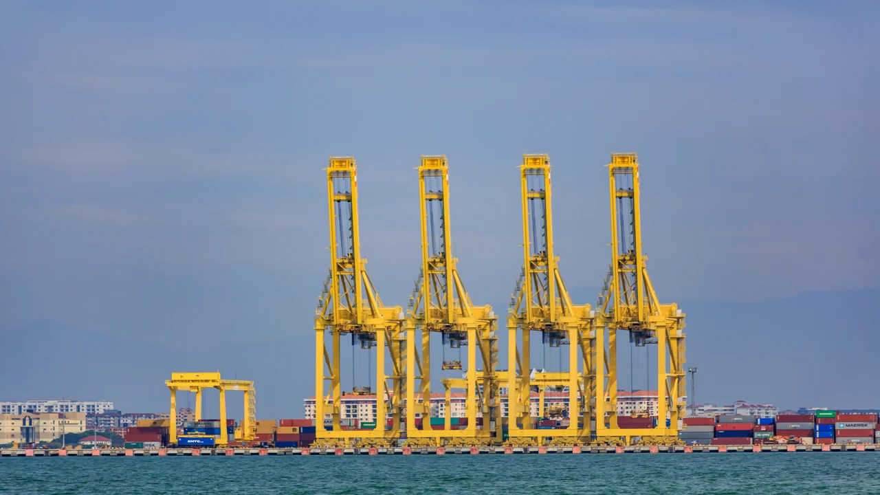 Dockworkers Strike at 113 Ports in 22 Countries Over Arms Shipments and War Deaths