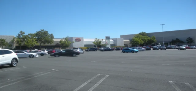 Fairfield Mall Shooting Leaves 1 Dead, 6 Injured at Spirit Halloween Store